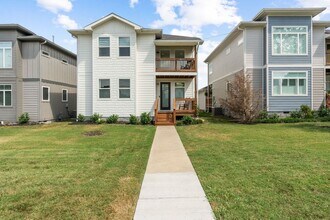 Building Photo - 606B Croley Dr