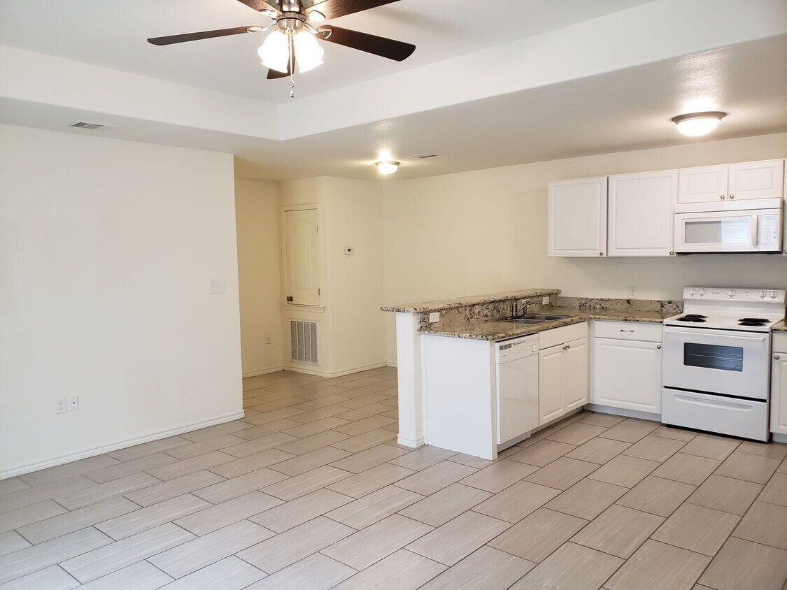 919 N 20th Street Apartment for Rent in Nederland, TX