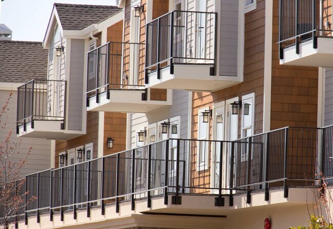 Building Photo - 1515 Lincoln Ave