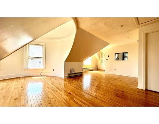 Foto del edificio - 92 Elm Ave