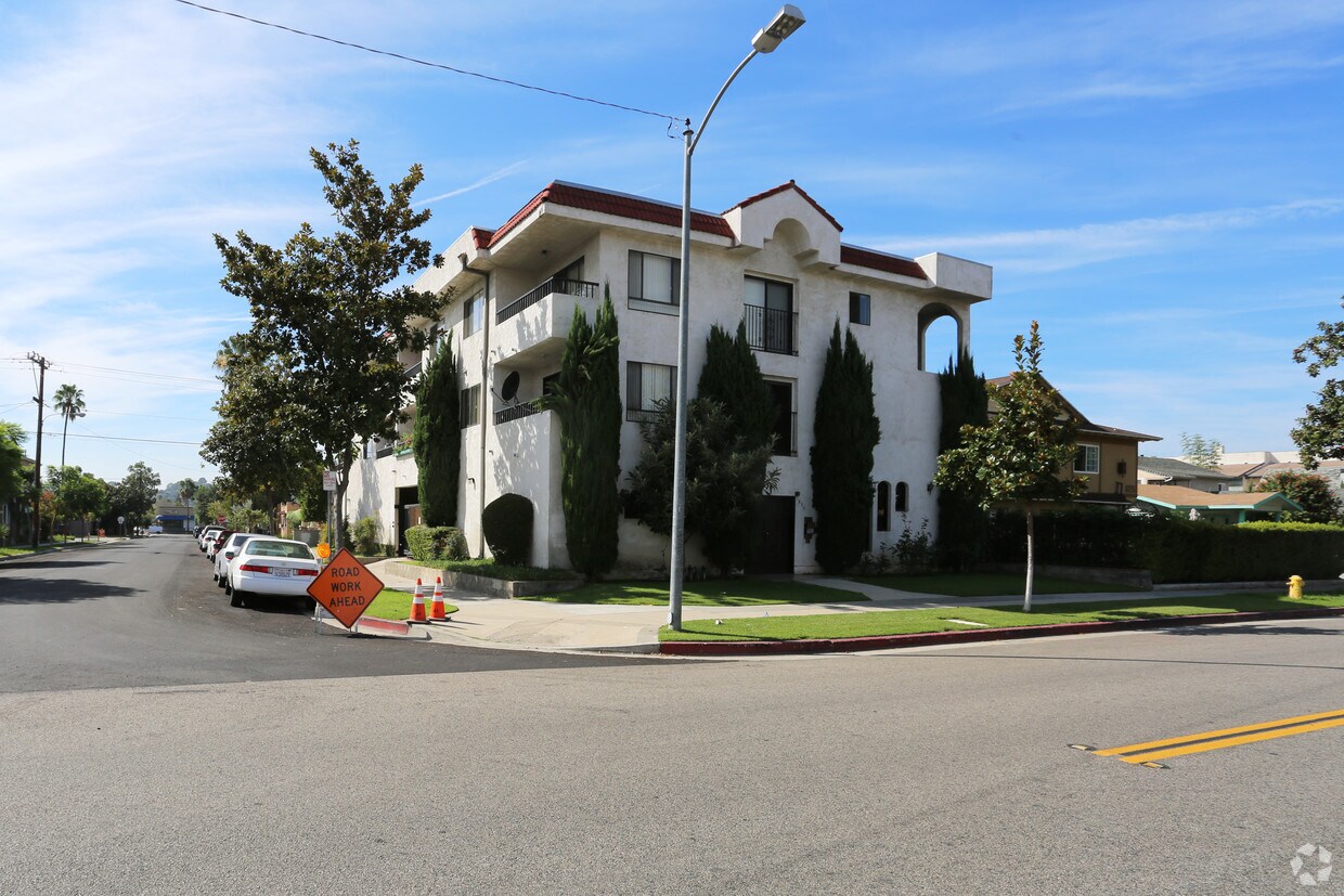 Foto del edificio - 830 E Harvard St