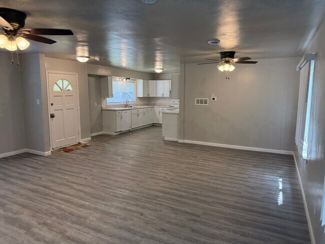 Foto del edificio - 5657 N 66th St