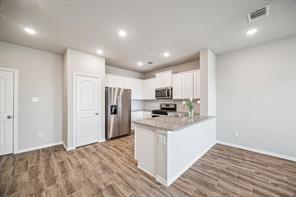 Building Photo - 8038 Scanlan Trce