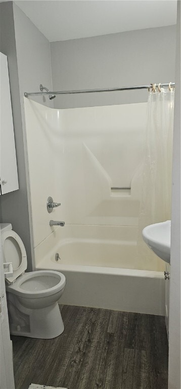 Building Photo - 17 E 5th St