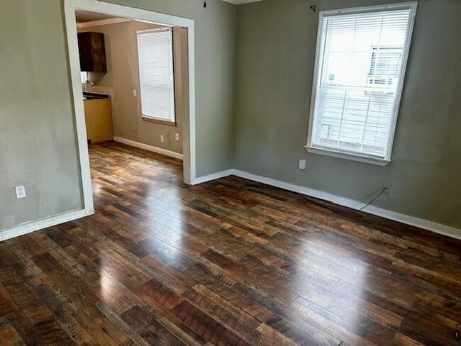 Building Photo - 2-Bedroom Rental in the Heart of Pine Bluff