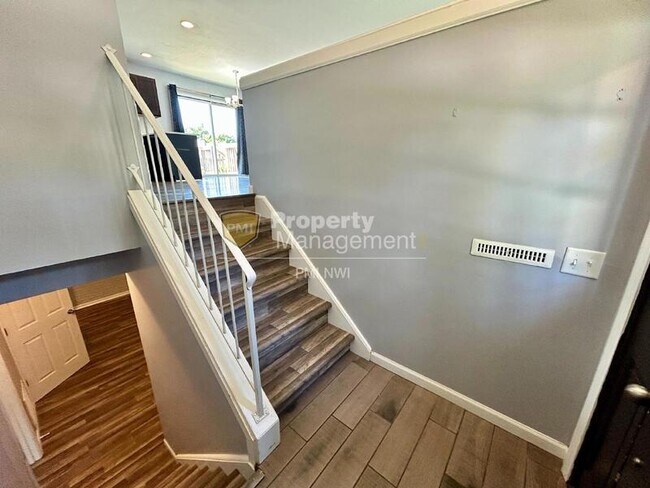 Building Photo - 1503 Peachtree Dr