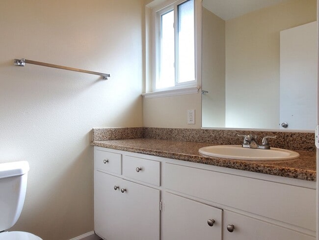 Building Photo - 661 Nello Dr