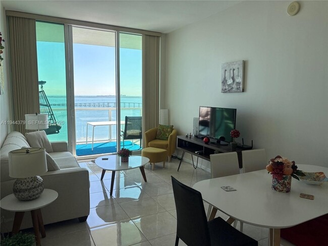 Building Photo - 218 SE 14th St