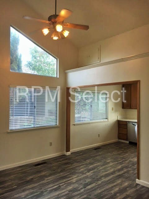 Foto del edificio - 632 Barrington Ct