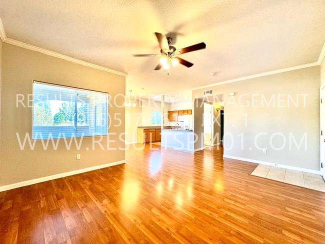Foto del edificio - Beautiful 3-Bedroom Condo with garage in T...