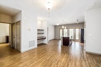 Building Photo - Lofts At Bass