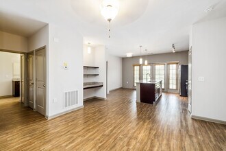 Building Photo - Lofts At Bass