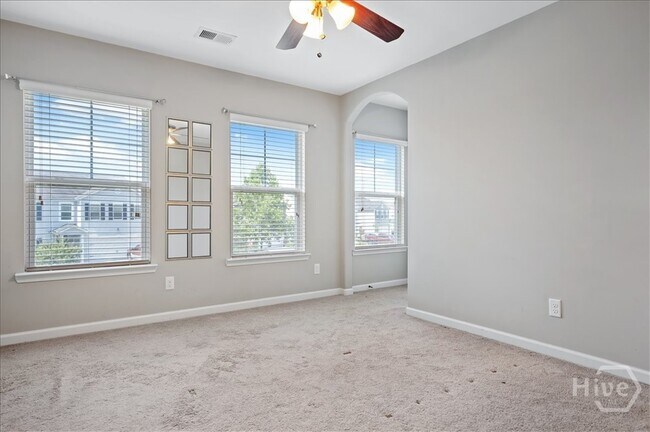 Foto del edificio - 270 Willow Point Cir