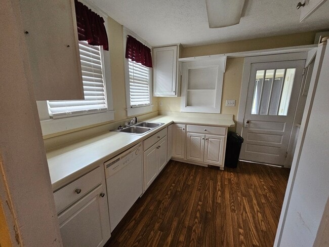 Photo - 3 BD / 2 BA Unfurnished House