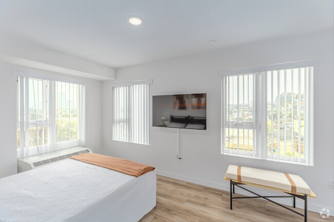 1BR, 1BA - 499SF - Bedroom - 2551 Commercial St-F4OZ