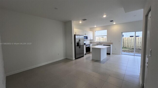Foto del edificio - 15583 SW 277th St