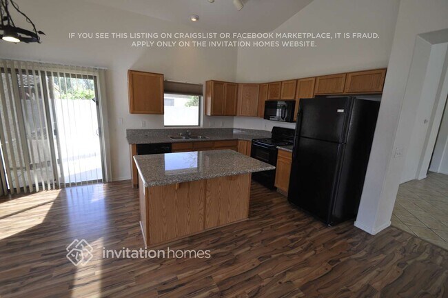 Building Photo - 13315 W Crocus Dr