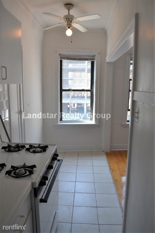 Building Photo - 3812 N Pine Grove Ave