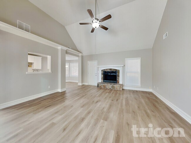 Building Photo - 30 Somerset Ct