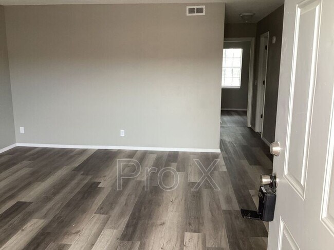Foto del edificio - 1021 S St Louis Ave