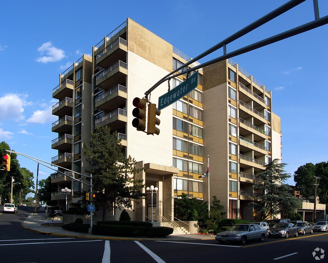 View from the northwest at Edgewater and Gorge Roads - Savoy Plaza