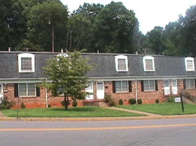 Building Photo - 1801 E Church St Ext