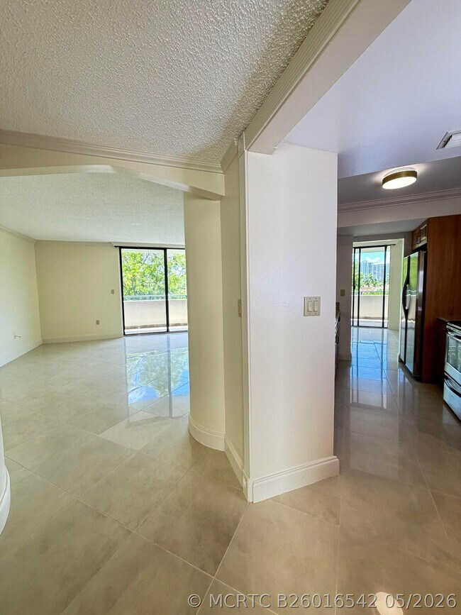 Foto del edificio - 21085 NE 34th Ave