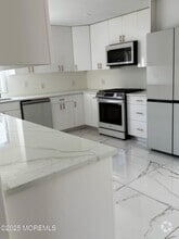 Building Photo - 400 Brookside Ave