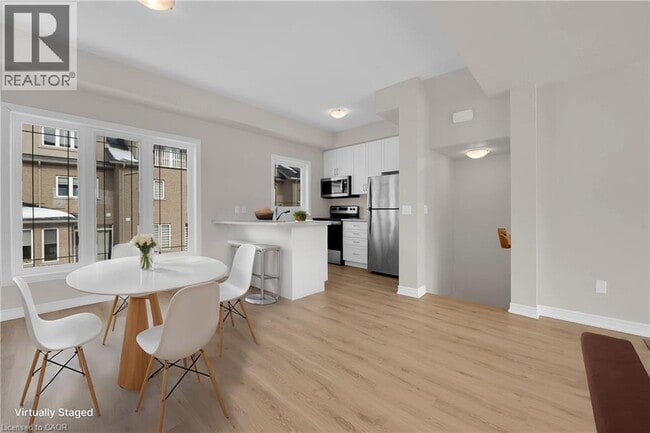 Building Photo - 19 Picardy Dr