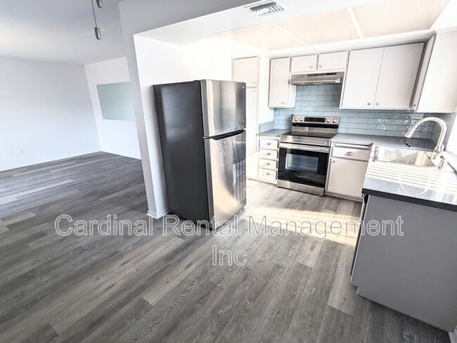 Building Photo - 917 Cabrillo Dr