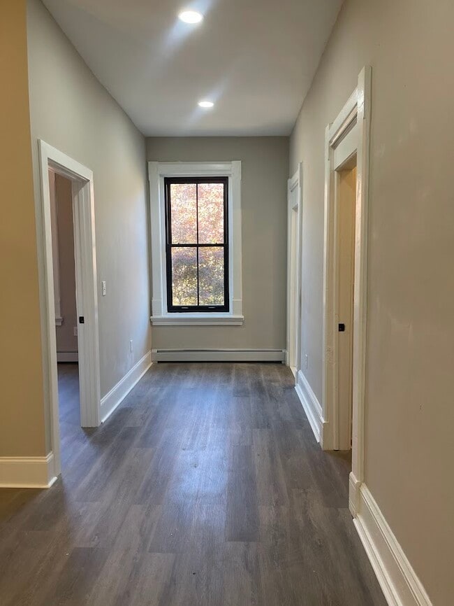 Building Photo - 150 S Franklin St