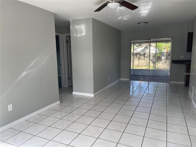 Building Photo - 913 Turtle Mound Dr