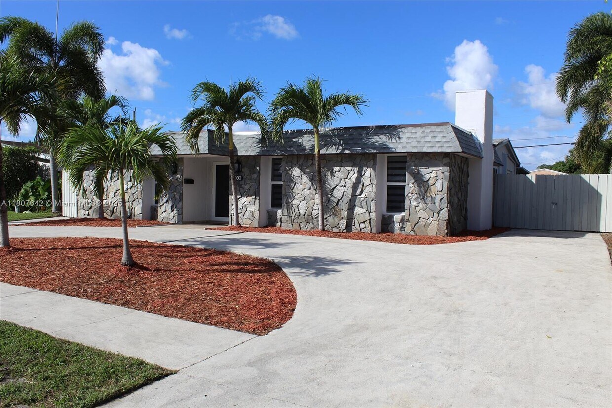 Foto principal - 6701 Branch St