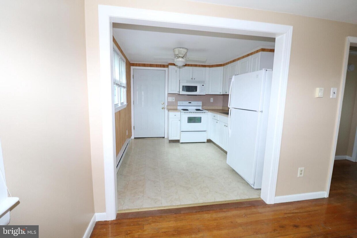 246 Lakeside Dr, Little Egg Harbor Township, NJ 08087 House Rental in