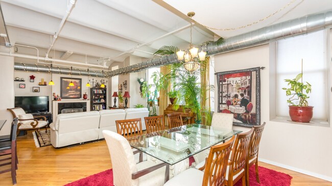 Building Photo - 500 S Clinton St