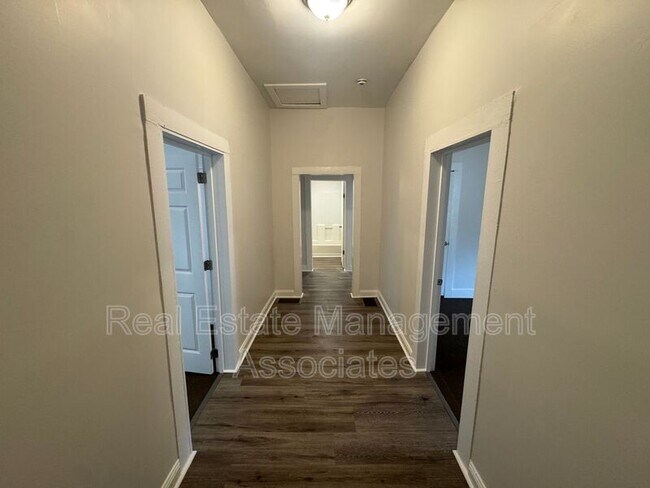 Foto del edificio - 525 N 8th St