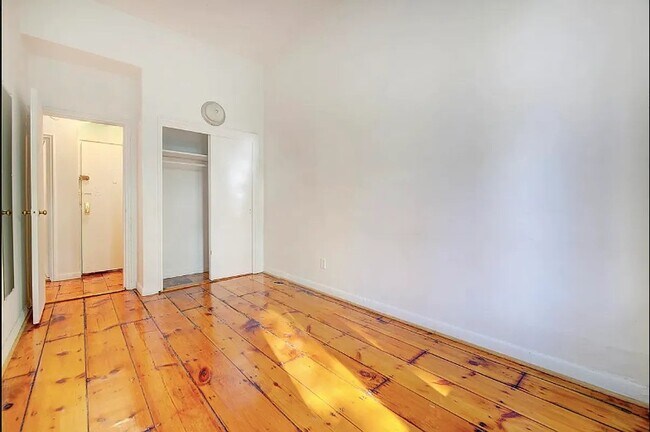 Foto del edificio - 106 E 30th St