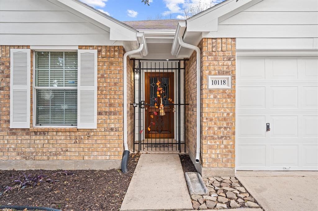Primary Photo - 10118 Fallmont Cir
