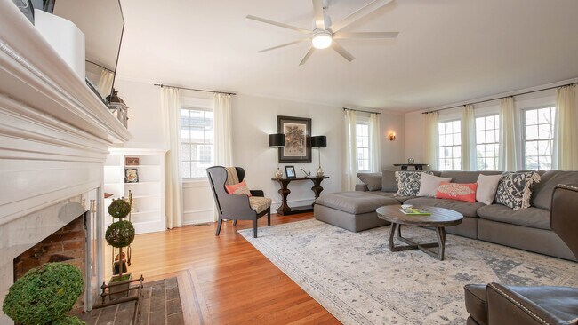 Foto del edificio - 6104 Ventnor Ave