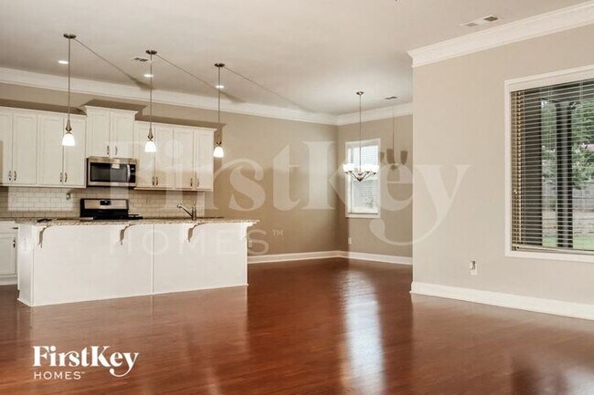Building Photo - 405 Registry Ln