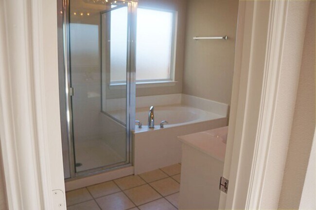Foto del edificio - 2756 Red Wolf Dr
