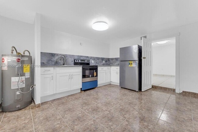 Foto del edificio - 5831 Taylor St