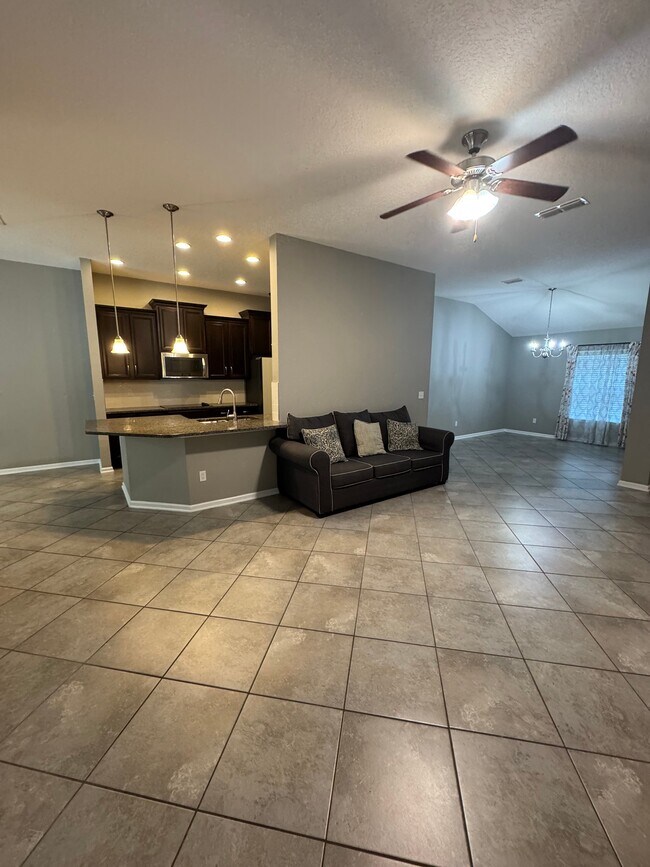 Foto del edificio - 5409 Parkside Lakes Dr
