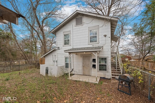 Building Photo - 3215 Penick St