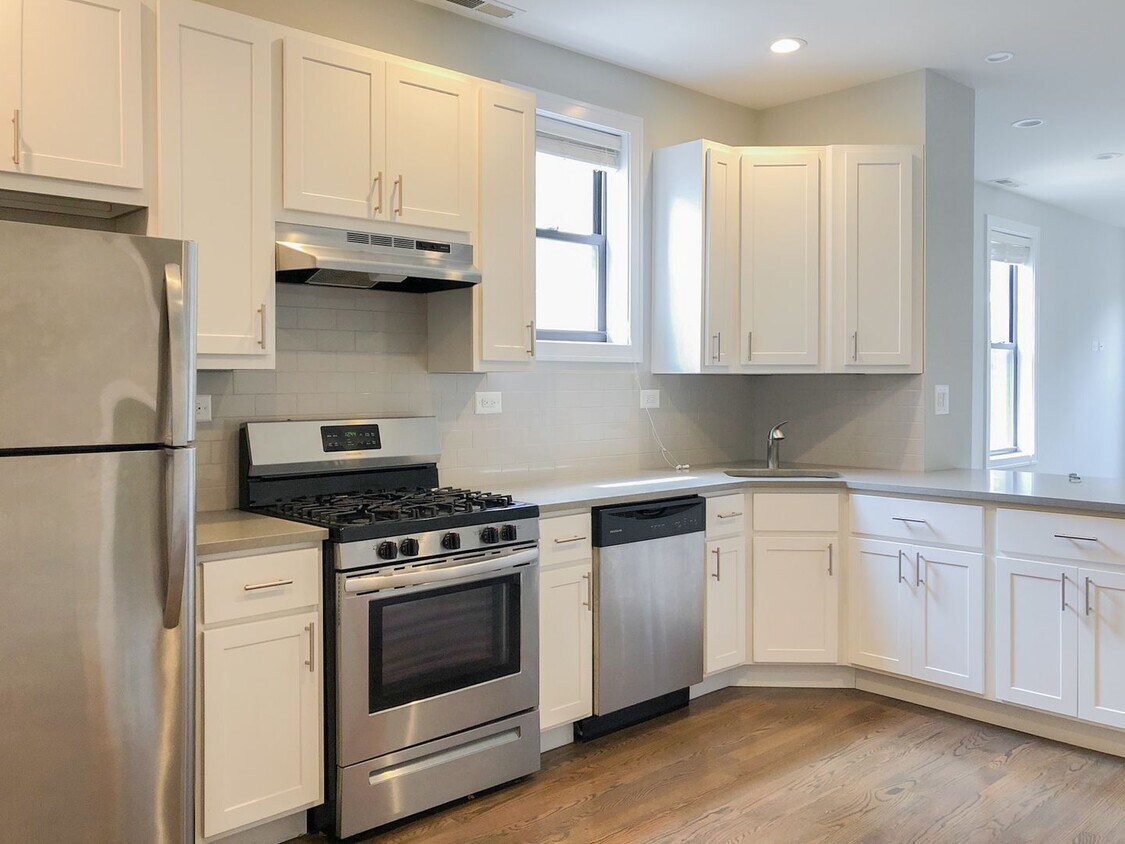 Foto principal - 1208 W Wrightwood Ave