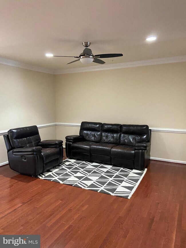 Foto del edificio - 7861 River Rock Way
