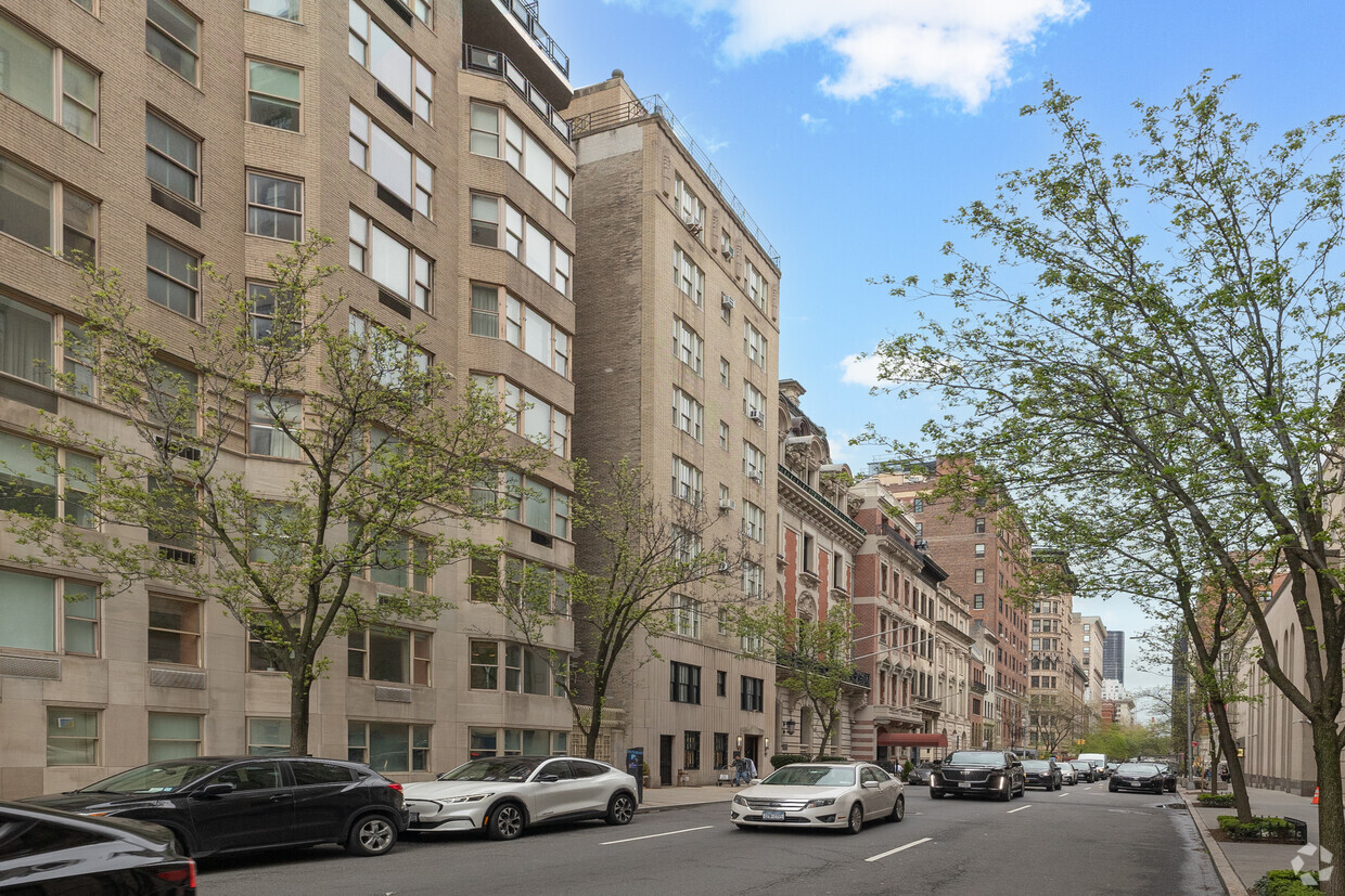 Foto principal - 3 E 66th St
