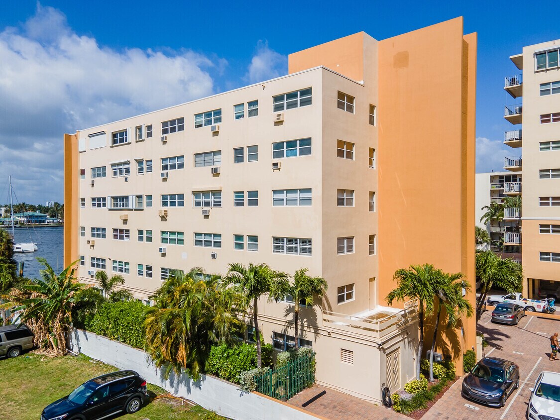Foto del edificio - Harbor House East
