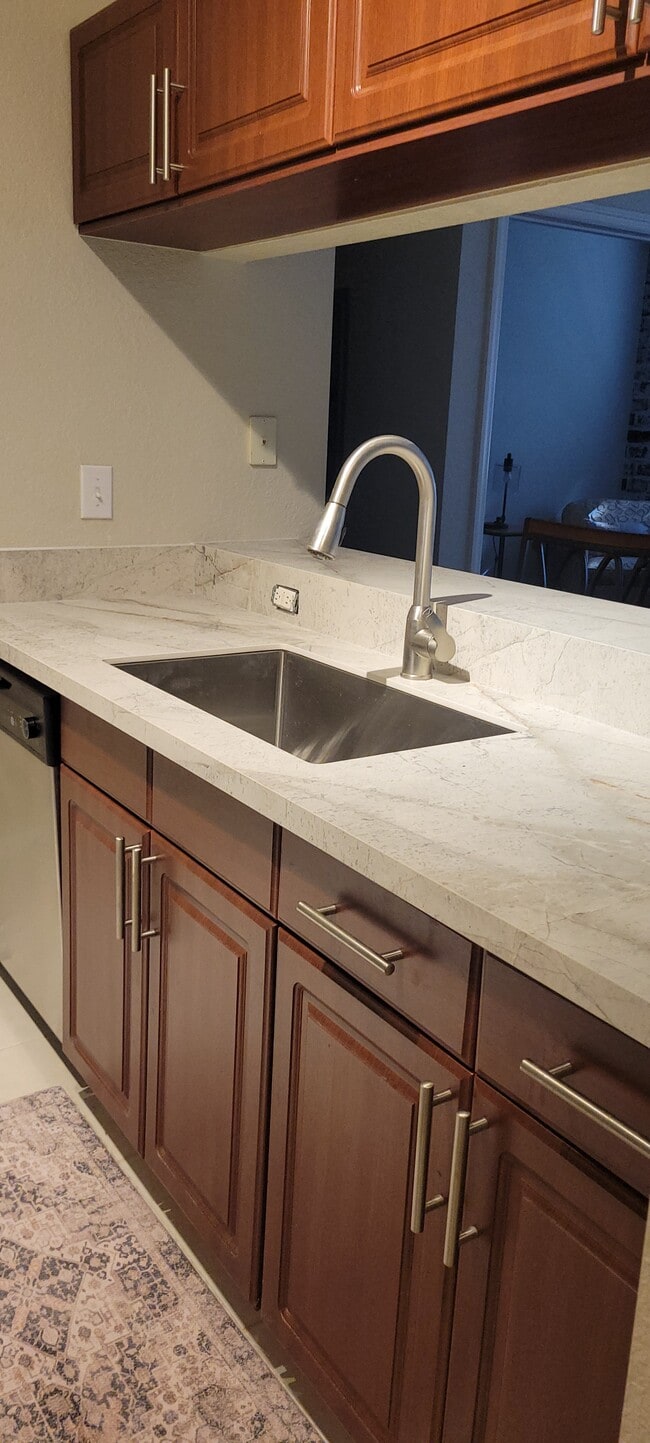 Building Photo - 1064 N Tamiami Trl