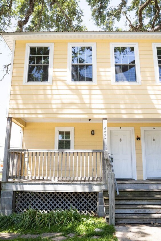Primary Photo - 656 Water St